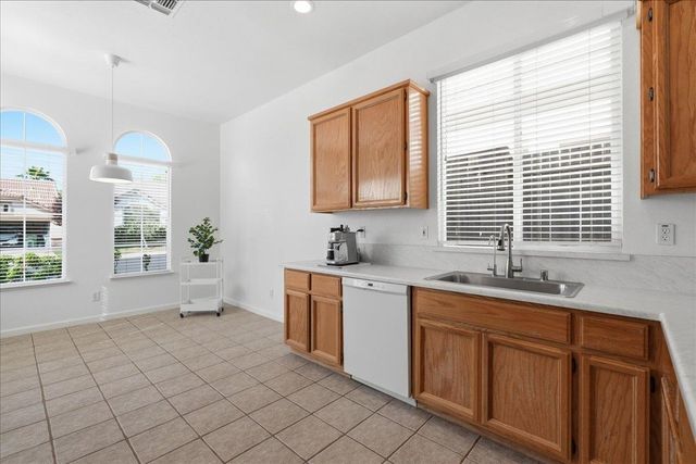 2241 Vail Ct, Rocklin, CA 95765
