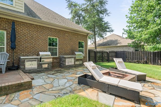 18 Natures Ridge Way, Huntsville, AL 35803