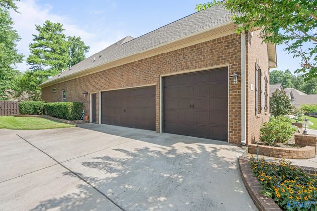 18 Natures Ridge Way, Huntsville, AL 35803