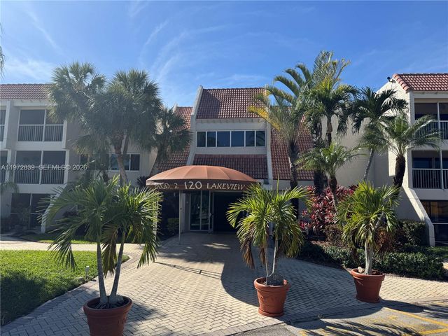 120 Lakeview Dr 305, Weston, FL 33326