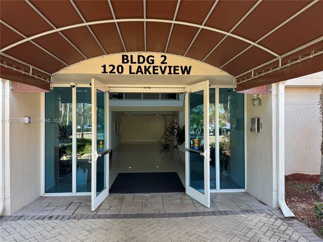 120 Lakeview Dr 305, Weston, FL 33326