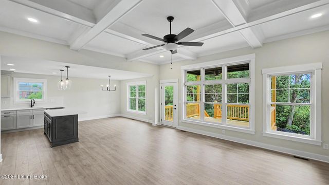 7906 Trading Post Ct, Louisville, KY 40291