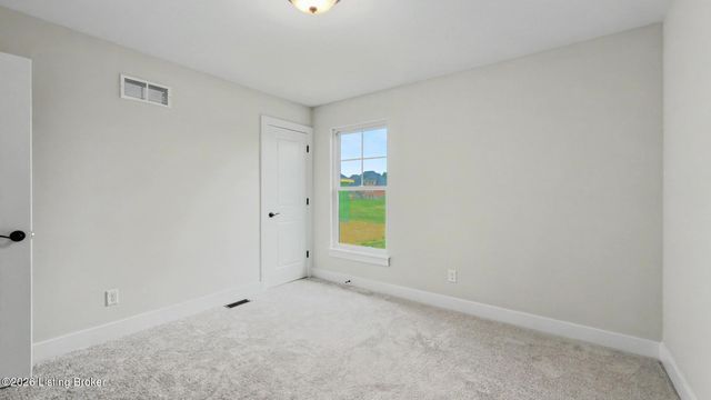 7906 Trading Post Ct, Louisville, KY 40291