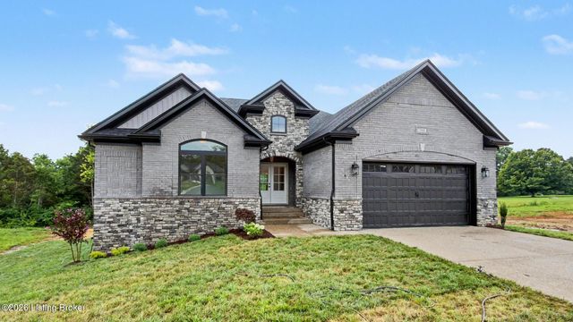 7906 Trading Post Ct, Louisville, KY 40291