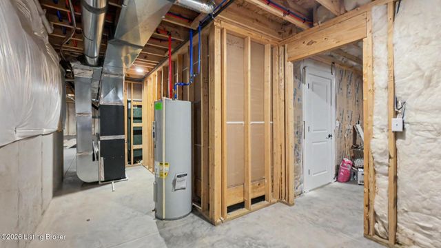 7906 Trading Post Ct, Louisville, KY 40291