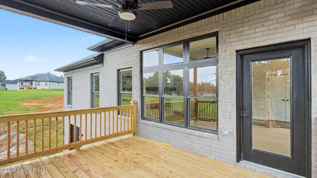 7906 Trading Post Ct, Louisville, KY 40291