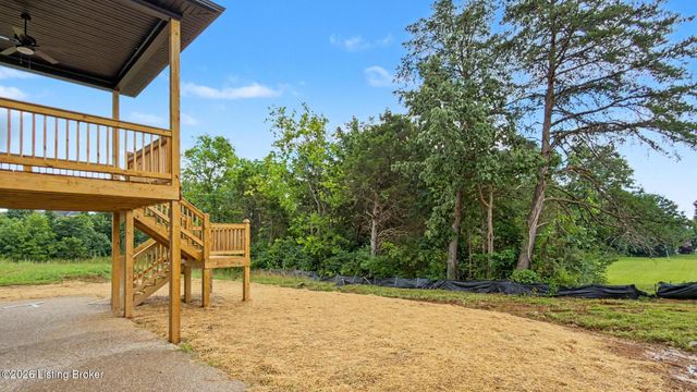 7906 Trading Post Ct, Louisville, KY 40291