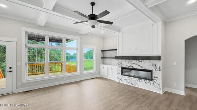 7906 Trading Post Ct, Louisville, KY 40291