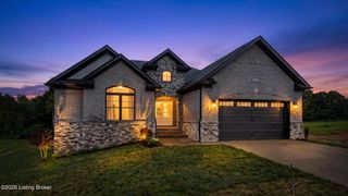 7906 Trading Post Ct, Louisville, KY 40291