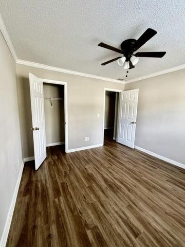 490 Amelia Grove Lane, Lawrenceville, GA 30045