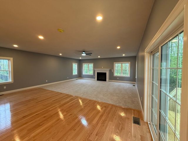64 Deanna Dr, Holden, MA 01520