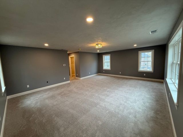 64 Deanna Dr, Holden, MA 01520