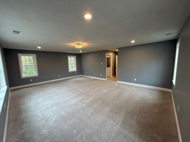 64 Deanna Dr, Holden, MA 01520