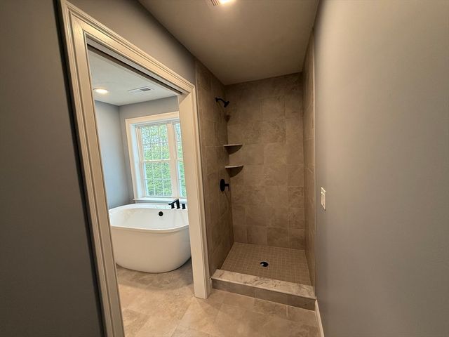64 Deanna Dr, Holden, MA 01520