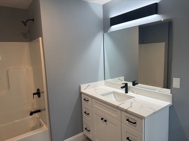 64 Deanna Dr, Holden, MA 01520
