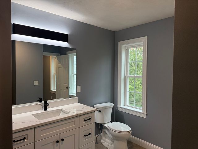 64 Deanna Dr, Holden, MA 01520