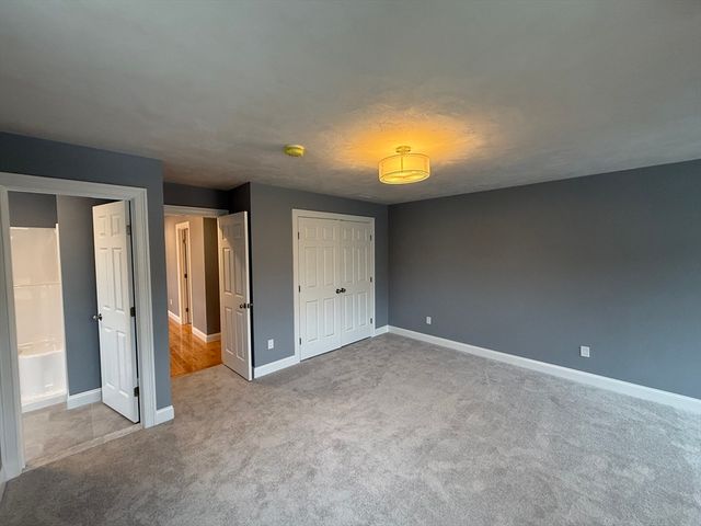 64 Deanna Dr, Holden, MA 01520