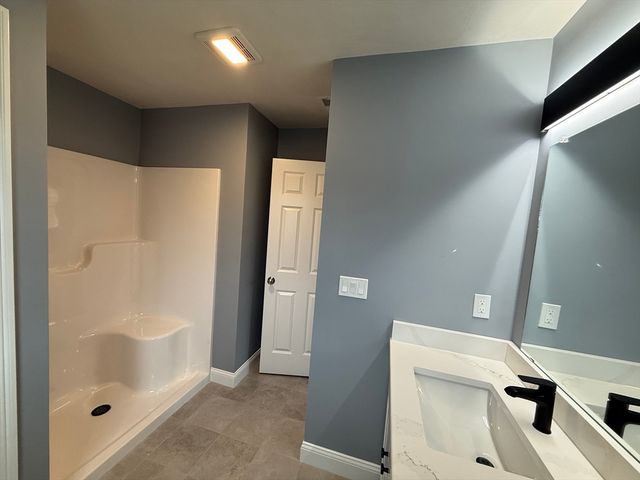 64 Deanna Dr, Holden, MA 01520