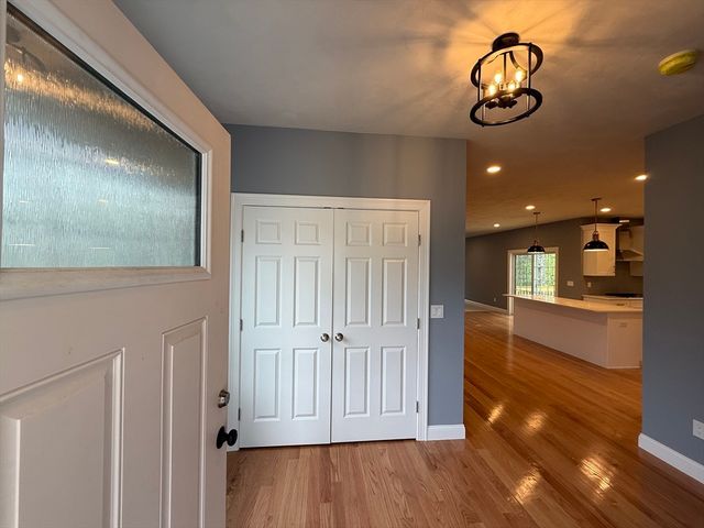 64 Deanna Dr, Holden, MA 01520
