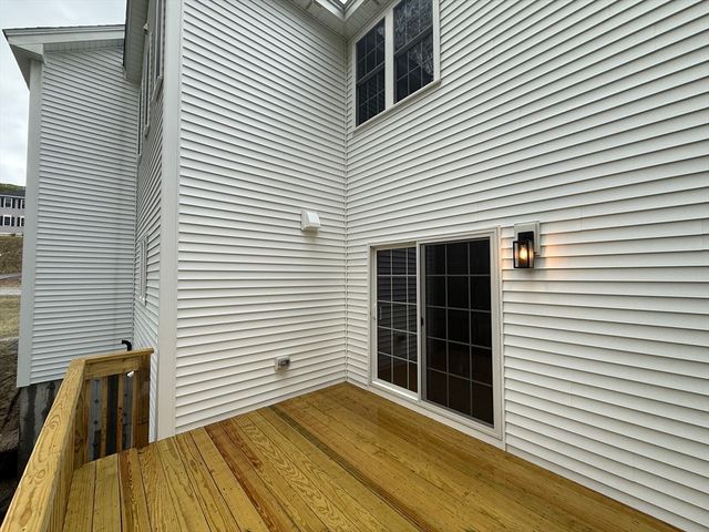 64 Deanna Dr, Holden, MA 01520