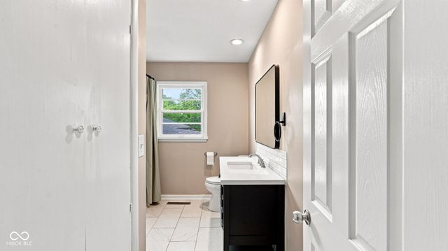 2700 Redbud Lane, Anderson, IN 46011