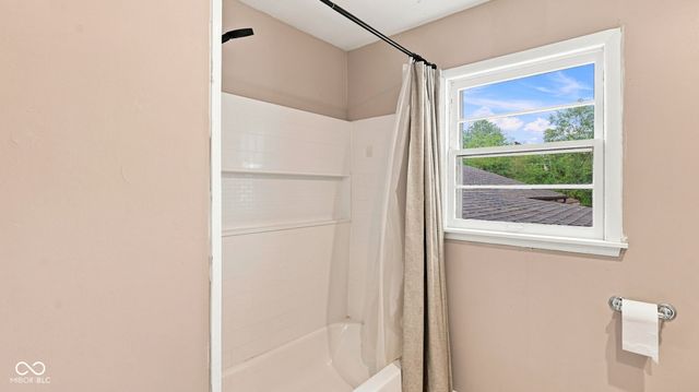 2700 Redbud Lane, Anderson, IN 46011