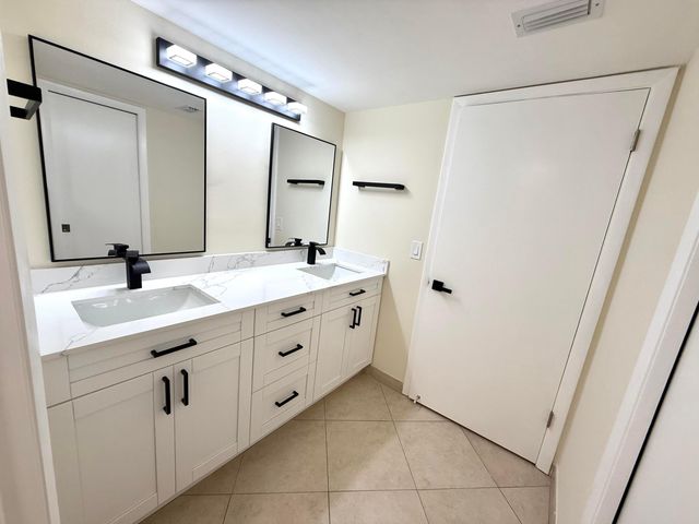 6649 Somerset Drive 205, Boca Raton, FL 33433