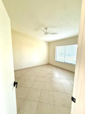 6649 Somerset Drive 205, Boca Raton, FL 33433