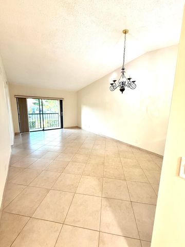 6649 Somerset Drive 205, Boca Raton, FL 33433