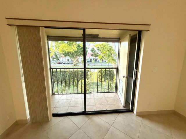 6649 Somerset Drive 205, Boca Raton, FL 33433