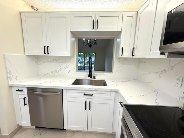 6649 Somerset Drive 205, Boca Raton, FL 33433