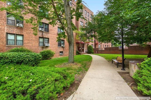 15029 72nd Rd, New York City, NY 11367