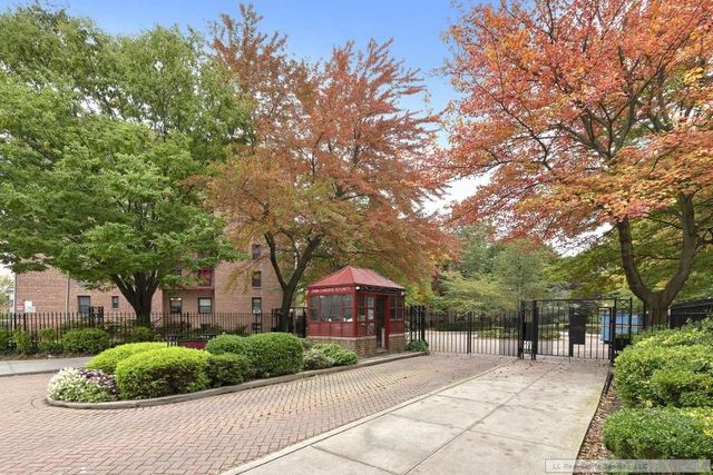 15029 72nd Rd, New York City, NY 11367