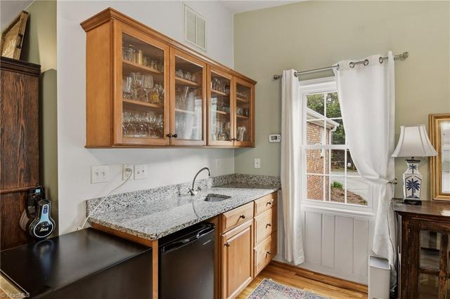 2840 Holyoke Place, Winston-salem, NC 27106