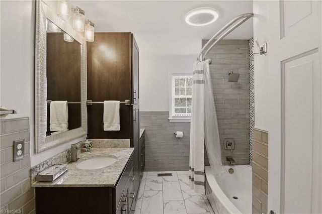 2840 Holyoke Place, Winston-salem, NC 27106