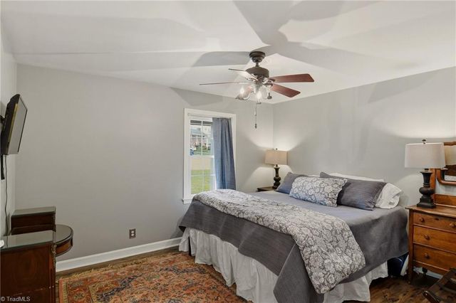 2840 Holyoke Place, Winston-salem, NC 27106