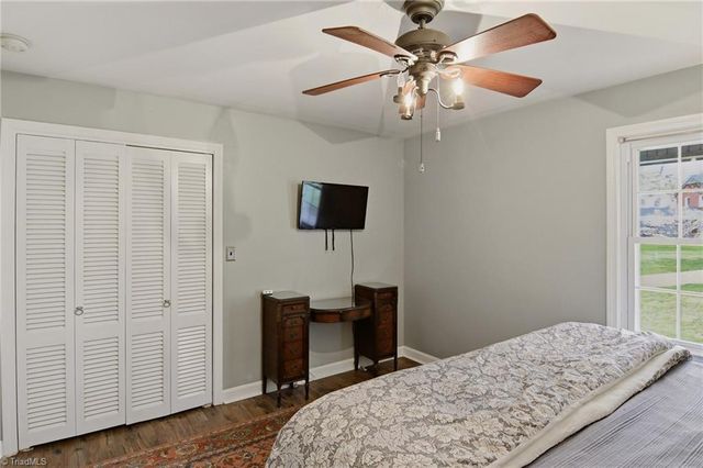 2840 Holyoke Place, Winston-salem, NC 27106