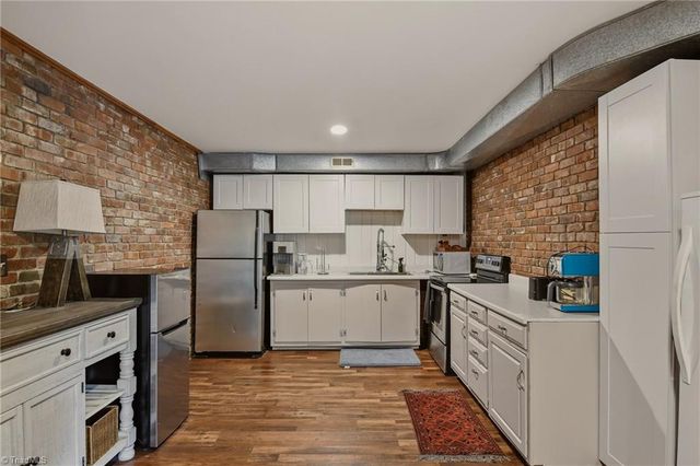 2840 Holyoke Place, Winston-salem, NC 27106