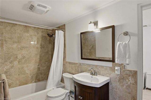 2840 Holyoke Place, Winston-salem, NC 27106