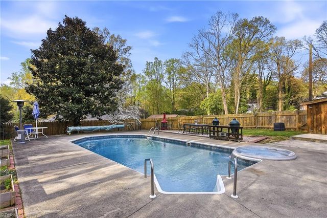 2840 Holyoke Place, Winston-salem, NC 27106