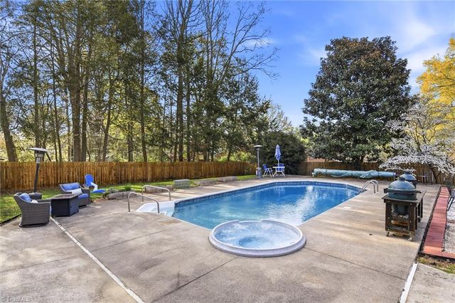 2840 Holyoke Place, Winston-salem, NC 27106