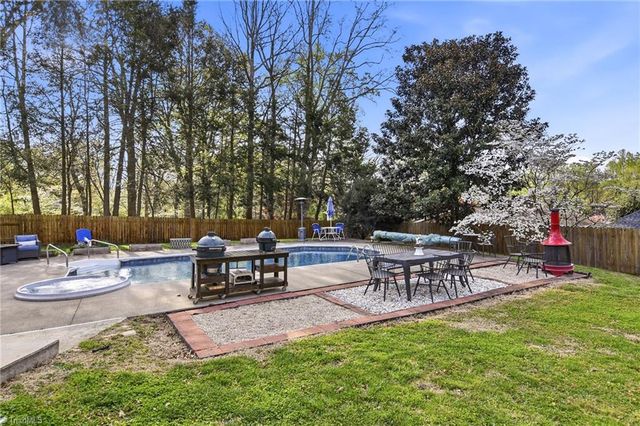 2840 Holyoke Place, Winston-salem, NC 27106