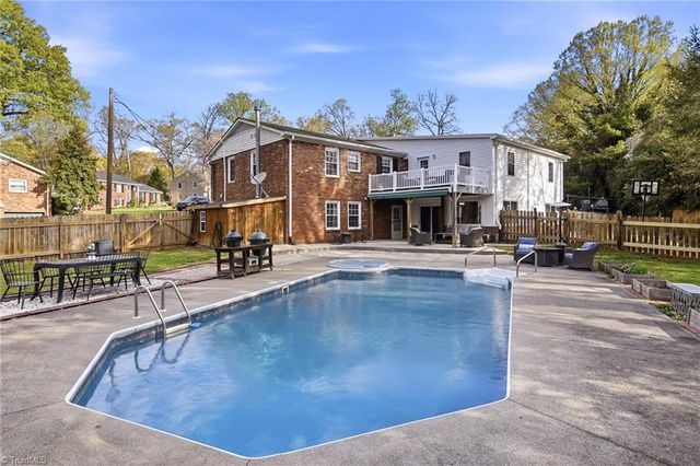 2840 Holyoke Place, Winston-salem, NC 27106