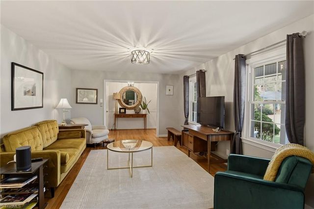 2840 Holyoke Place, Winston-salem, NC 27106