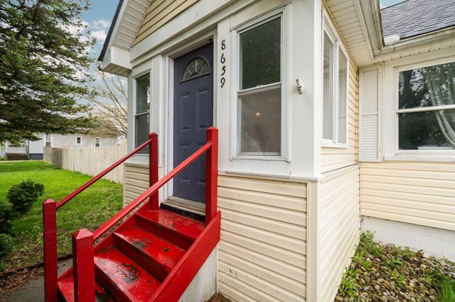 8659 N Canton Center Road, Canton, MI 48187