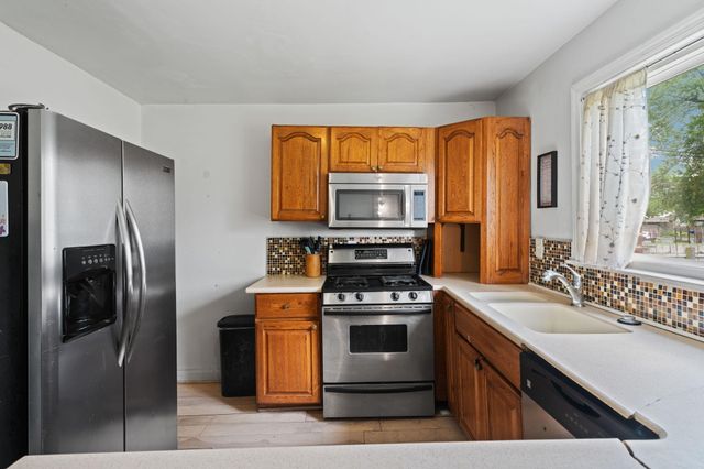 8659 N Canton Center Road, Canton, MI 48187