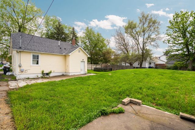 8659 N Canton Center Road, Canton, MI 48187