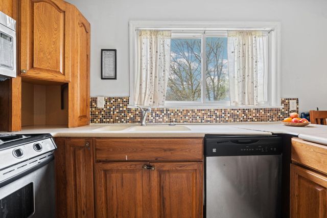 8659 N Canton Center Road, Canton, MI 48187