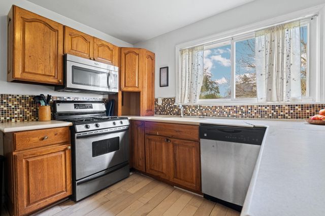 8659 N Canton Center Road, Canton, MI 48187