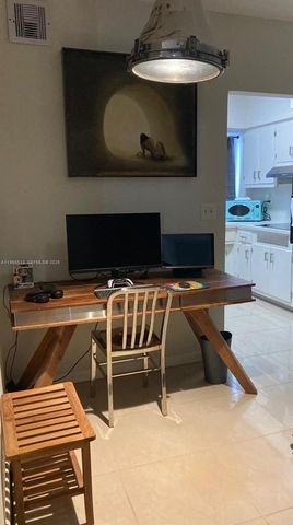 462 Golden Isles Dr 206, Hallandale Beach, FL 33009